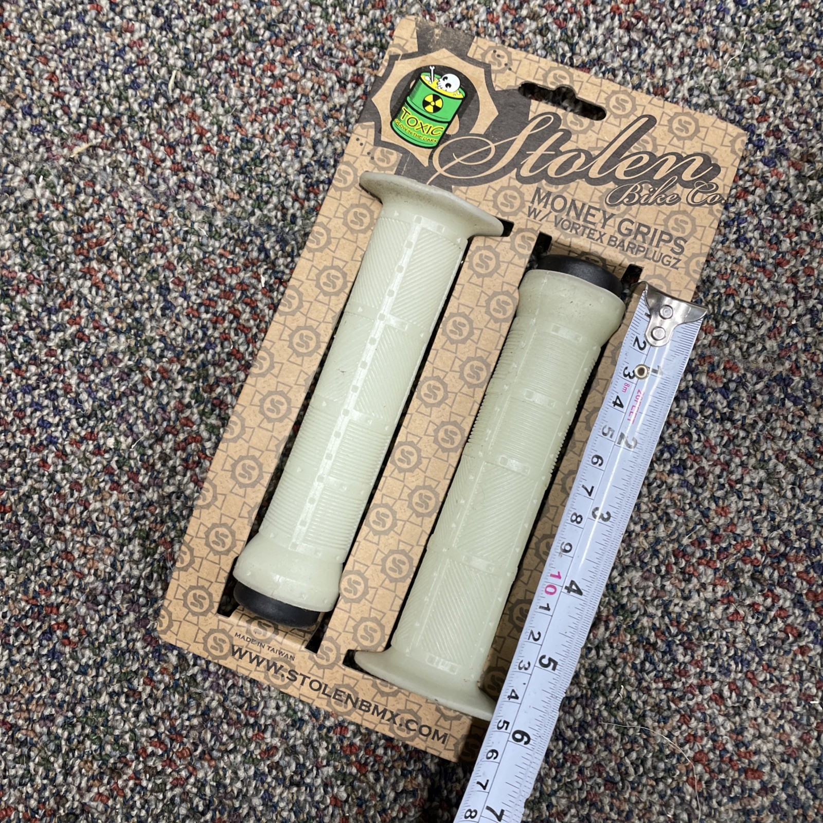 BRAND NEW NOS STOLEN MONEY GRIPS Toxic BIKE BICYCLE CRUISER BMX