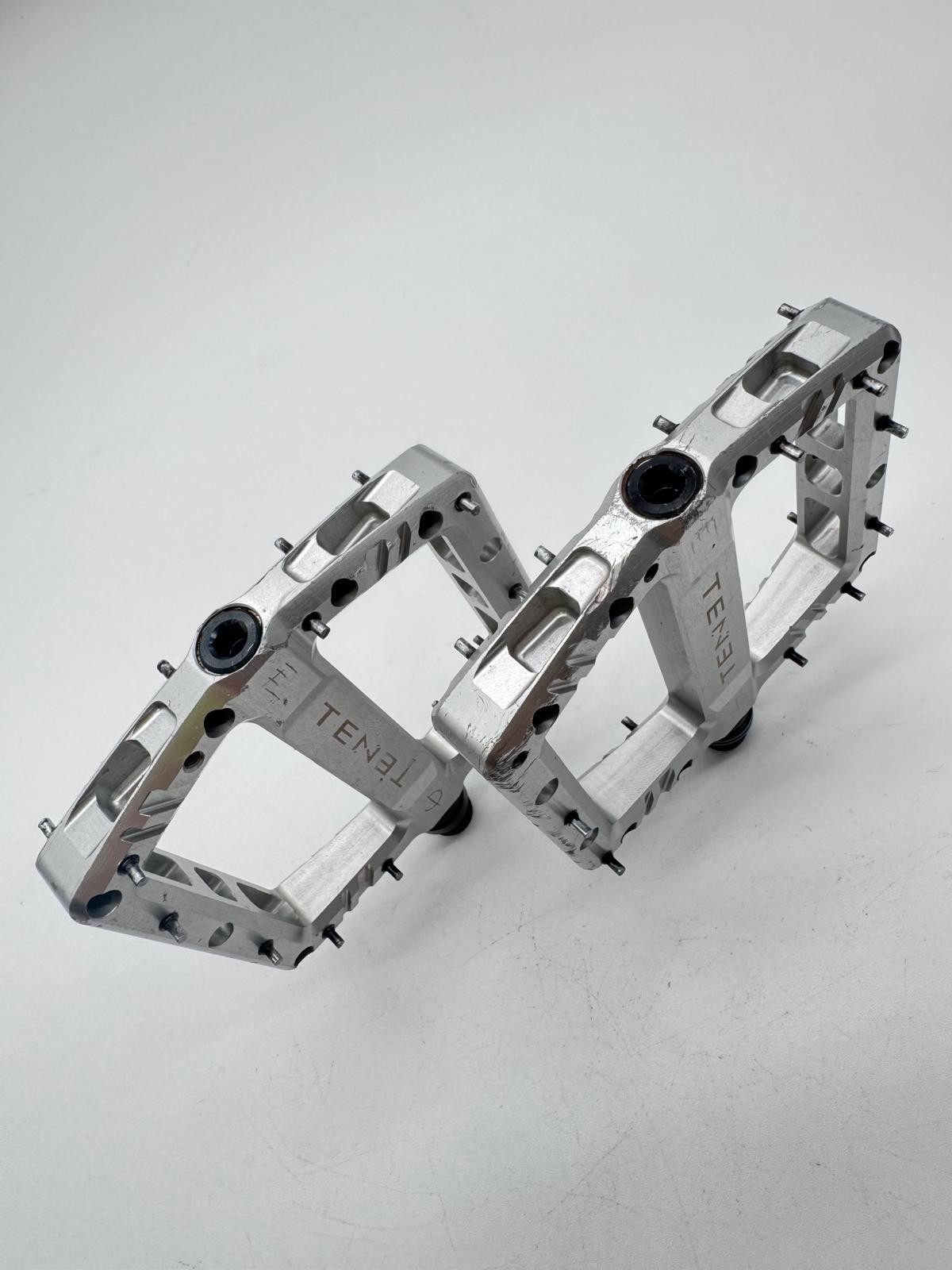 Tenet Occult V2 Flat Platform Pedals, Silver