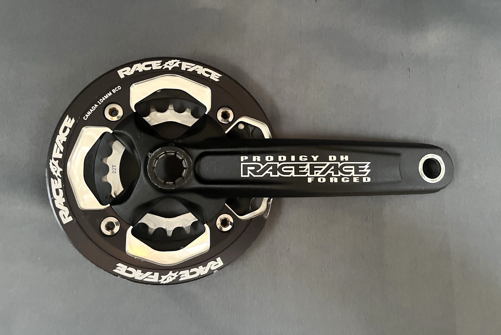 Race Face Prodigy DH MTB Crankset ISIS 175mm 32/22T 104/64mm BCD w/ Bashguard