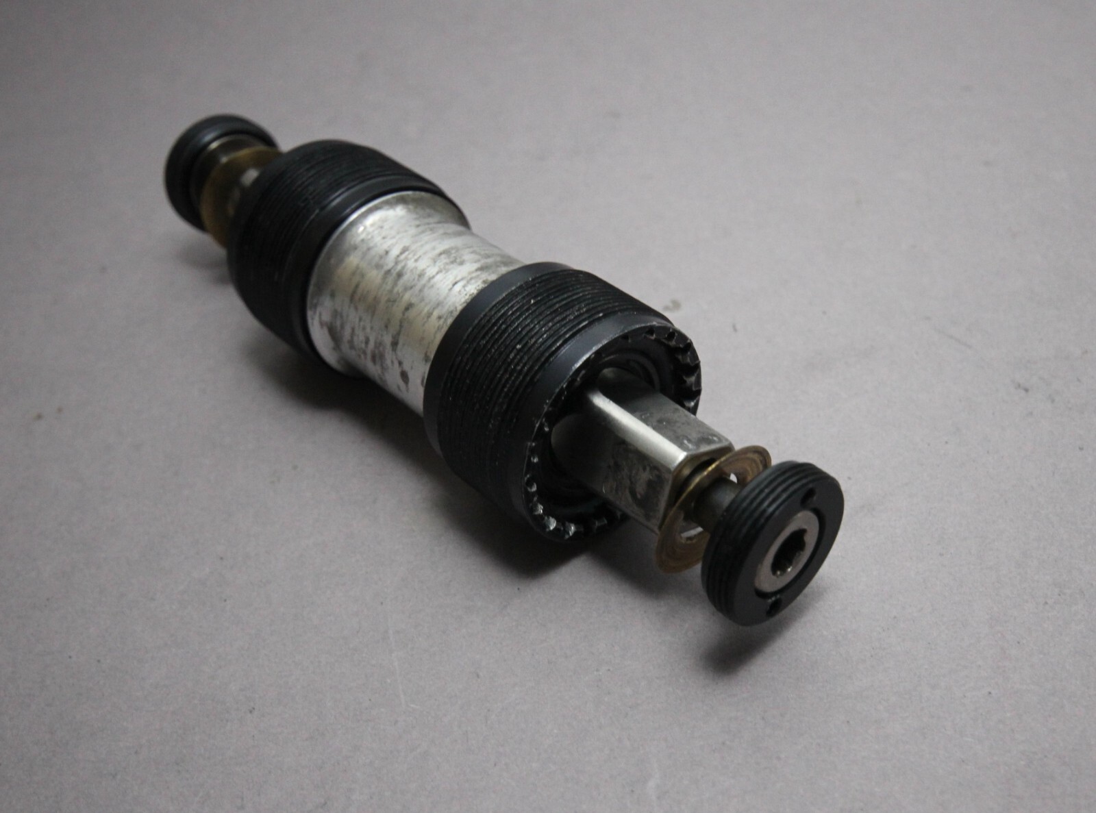 Titanium Bottom Bracket / BSA 1.370″x24 / 114 mm Synchros ? Tune ? Race Face ?