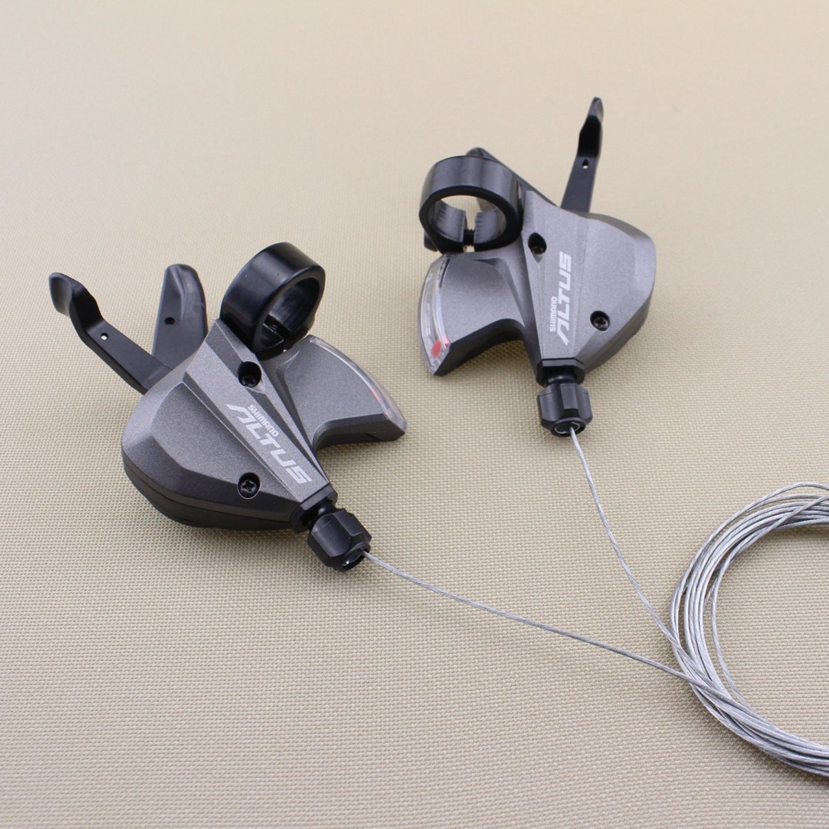 NEW Shimano Altus SL-M370 3×9-Speed Left and Right Trigger Shifter Set