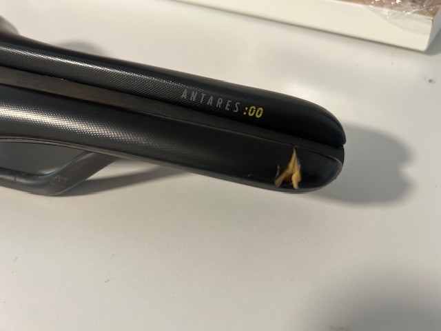 FIZIK ANTARES VERSUS EVO 00 – Regular / 139mm / MOBIUS – worn but still lovable