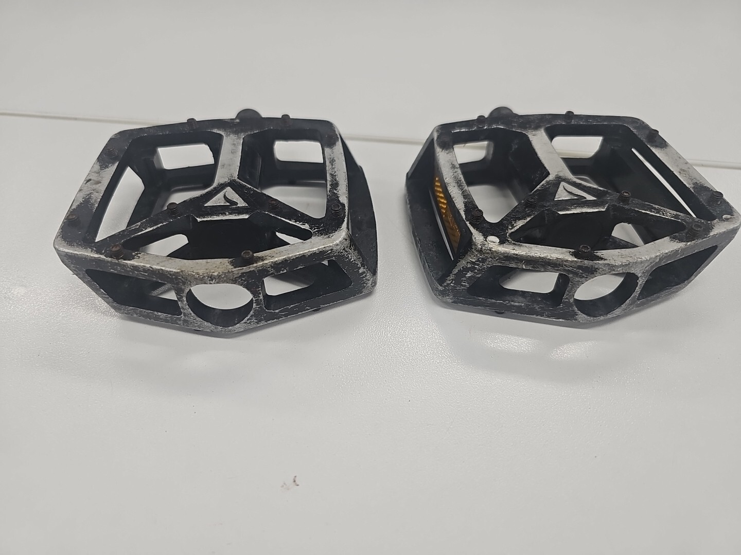Alloy MTB Downhill Flat Pedals Very Light And Cheap