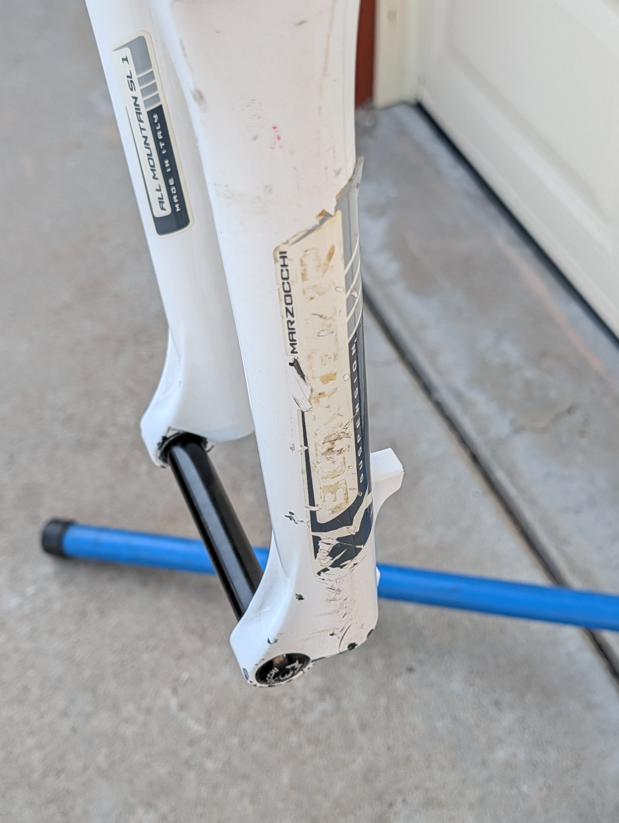26″ Marzocchi Bomber Z1 Free Ride SL Mountain Bike Fork 1-1/8″ Threadless