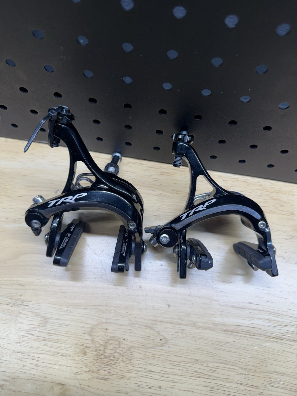 TRP ALUMINUM FORGED ROAD BRAKE SET R870 BLACK