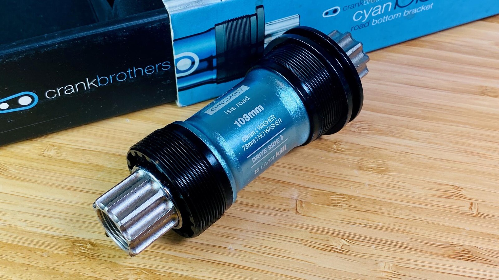 NOS crankbrothers cyanBB ISIS Bottom Bracket 108mm 68-73mm 220g