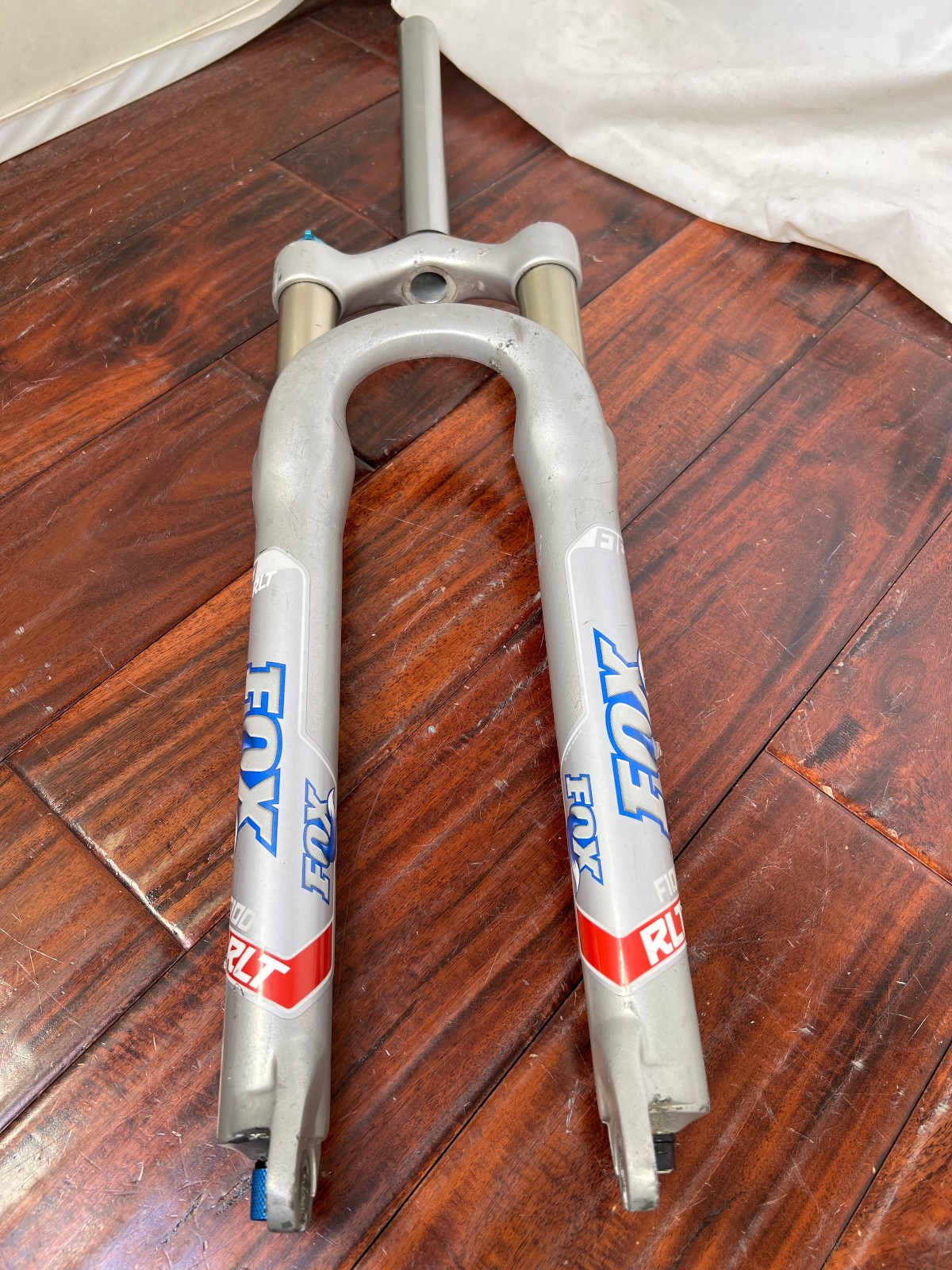 Fox Float RLT F100 Suspension Fork 26″ Disc only 1-1/ 8″ steerer