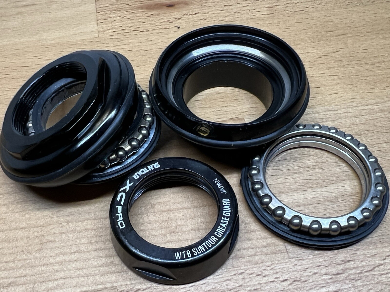 NOS SunTour XC Pro HS-XP01 Threaded 1-1/8″ Headset Black