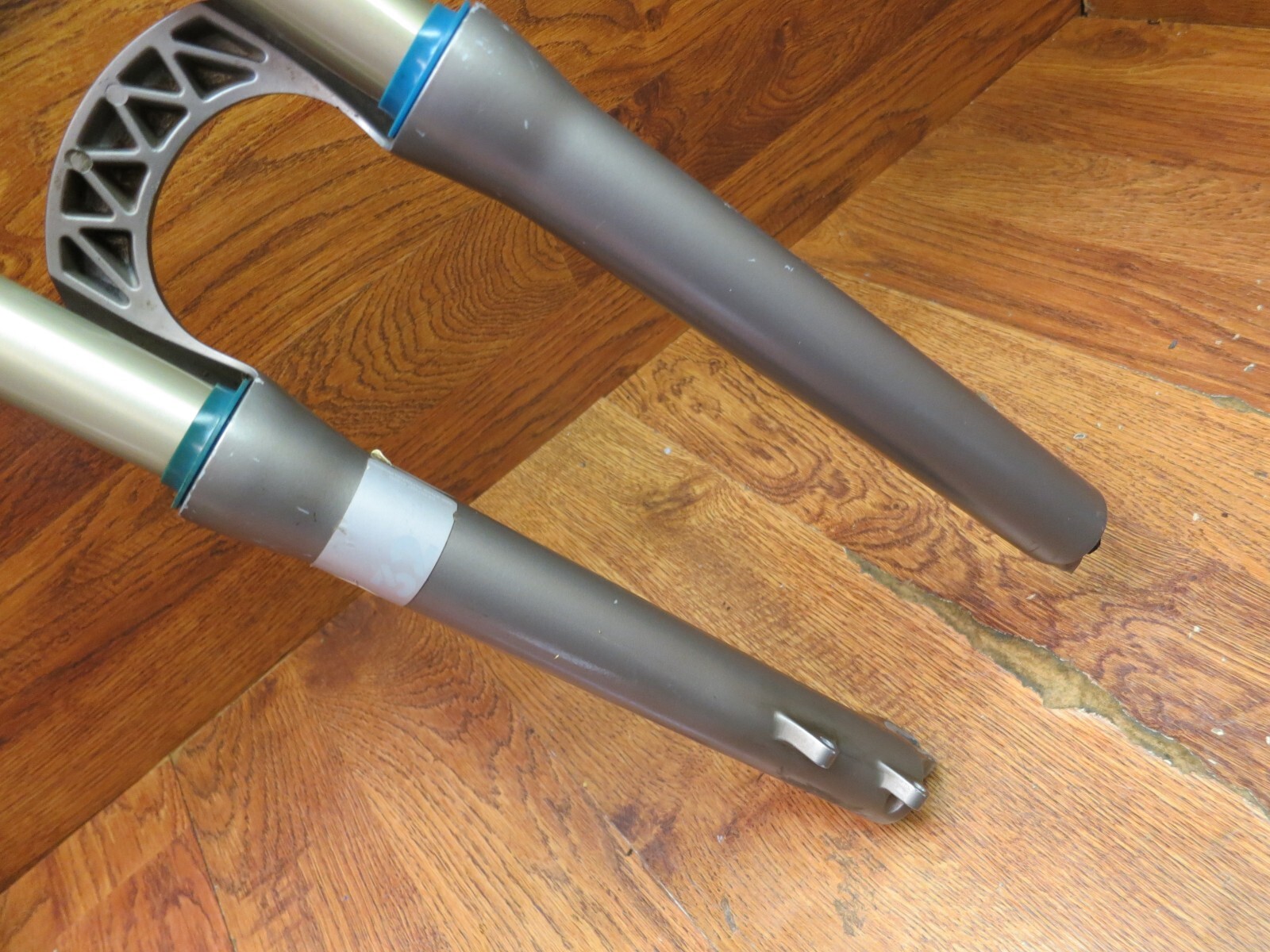 FOX RACING F100 1 1/8″ x 7 100x9qr DISC 26″ SUSPENSION FORK