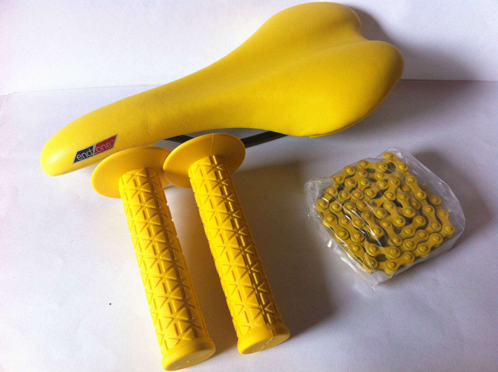 PACKAGE DEAL: BICYCLE SEAT GRIPS CHAIN YELLOW BMX ROAD FIXIE MTB CYCLING BIKES