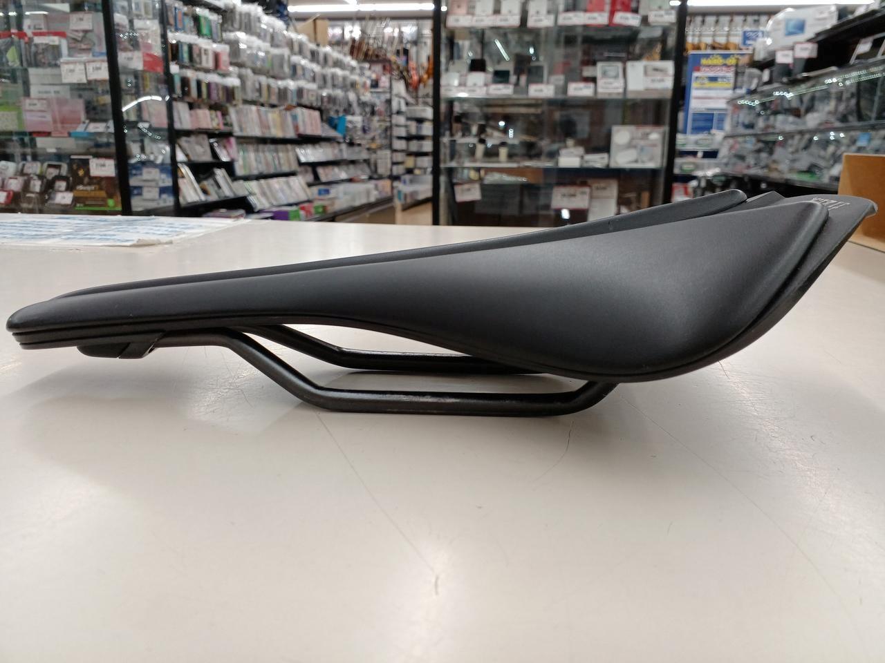 FIZIK ANTARESR3 VESEVO R3 139mm saddle Used