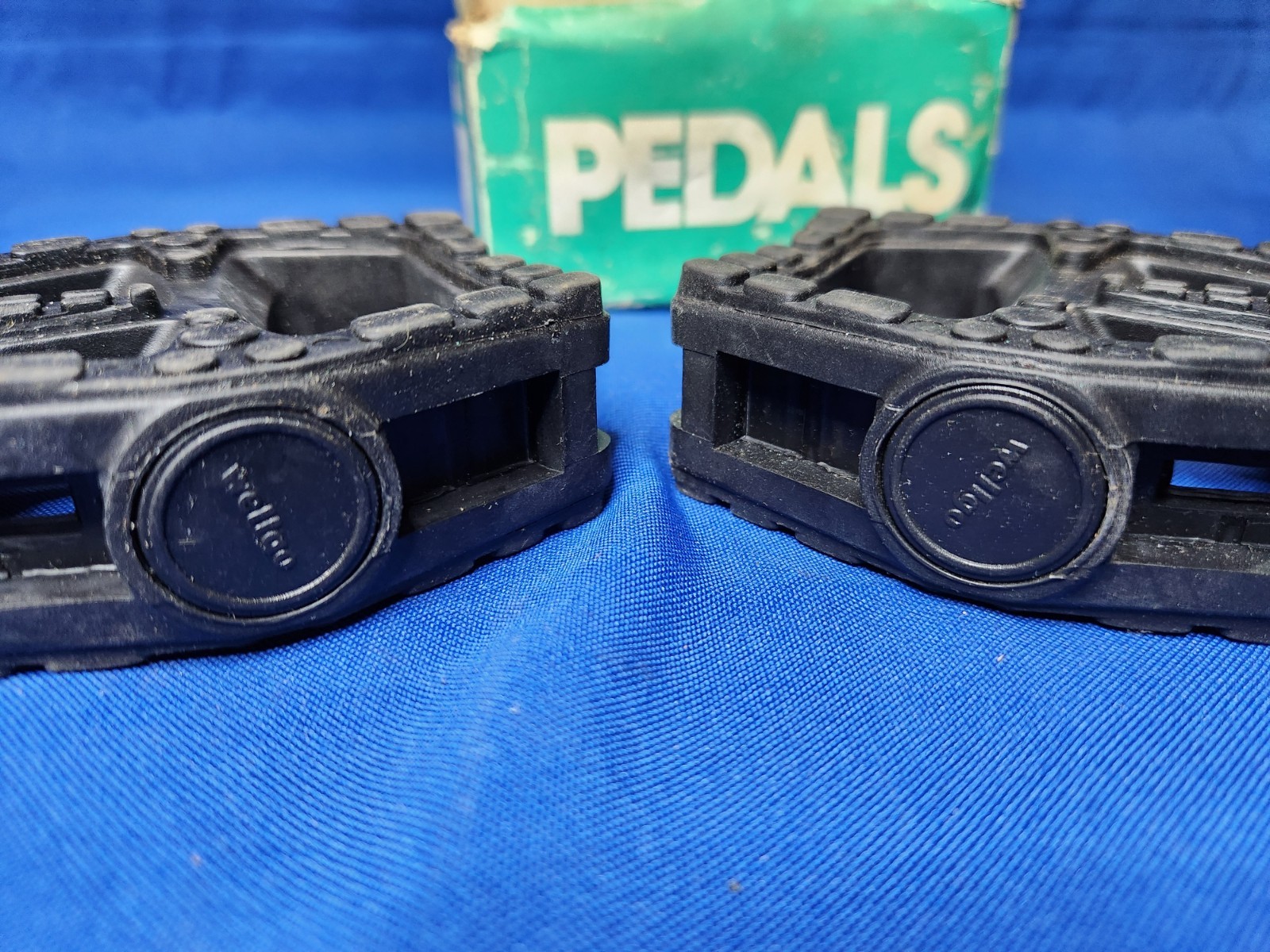 NOS Wellgo 9/16″ Composite Nylon Bike Platform Universal Black Pedals