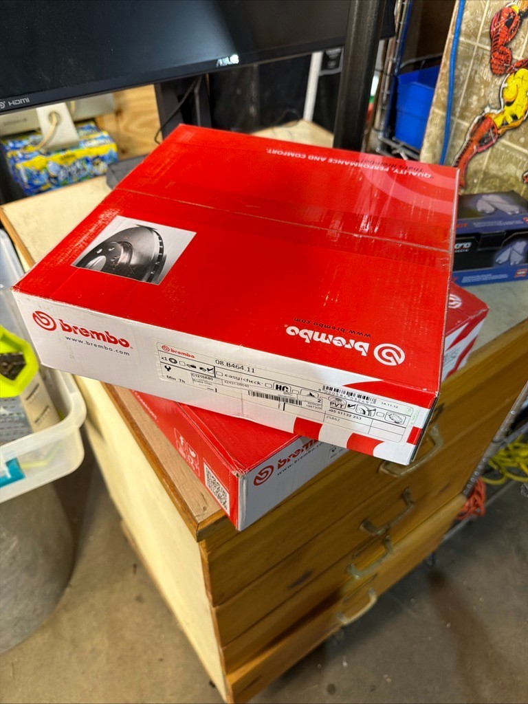 Brembo 08.B464.11 UV Coated solid Rear Brake Rotor TOYOTA OE# 4243108030