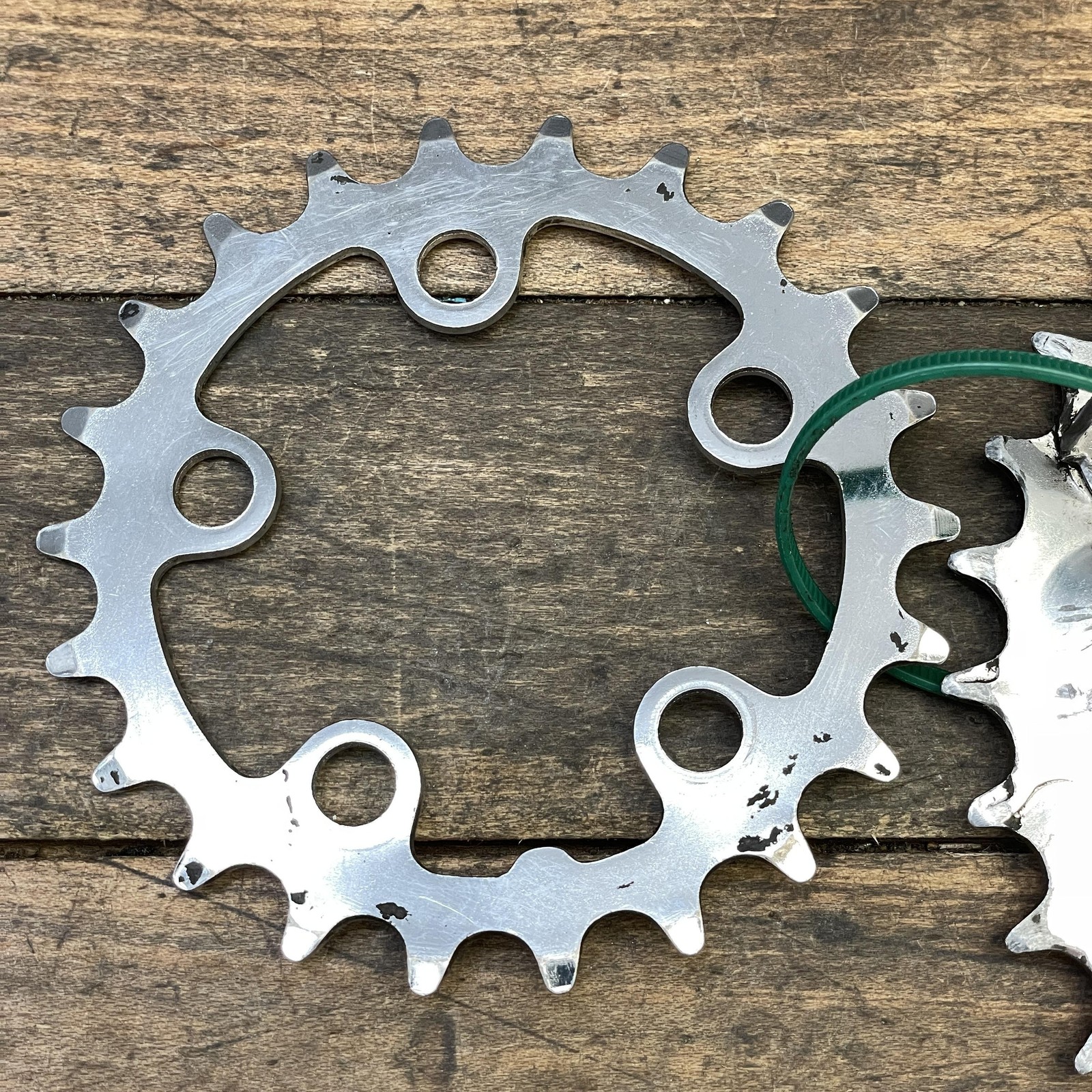 Vintage Shimano 42/32/22T Chainring Set 94/58 BCD 5-Arm Triple MTB Hyperdrive-C