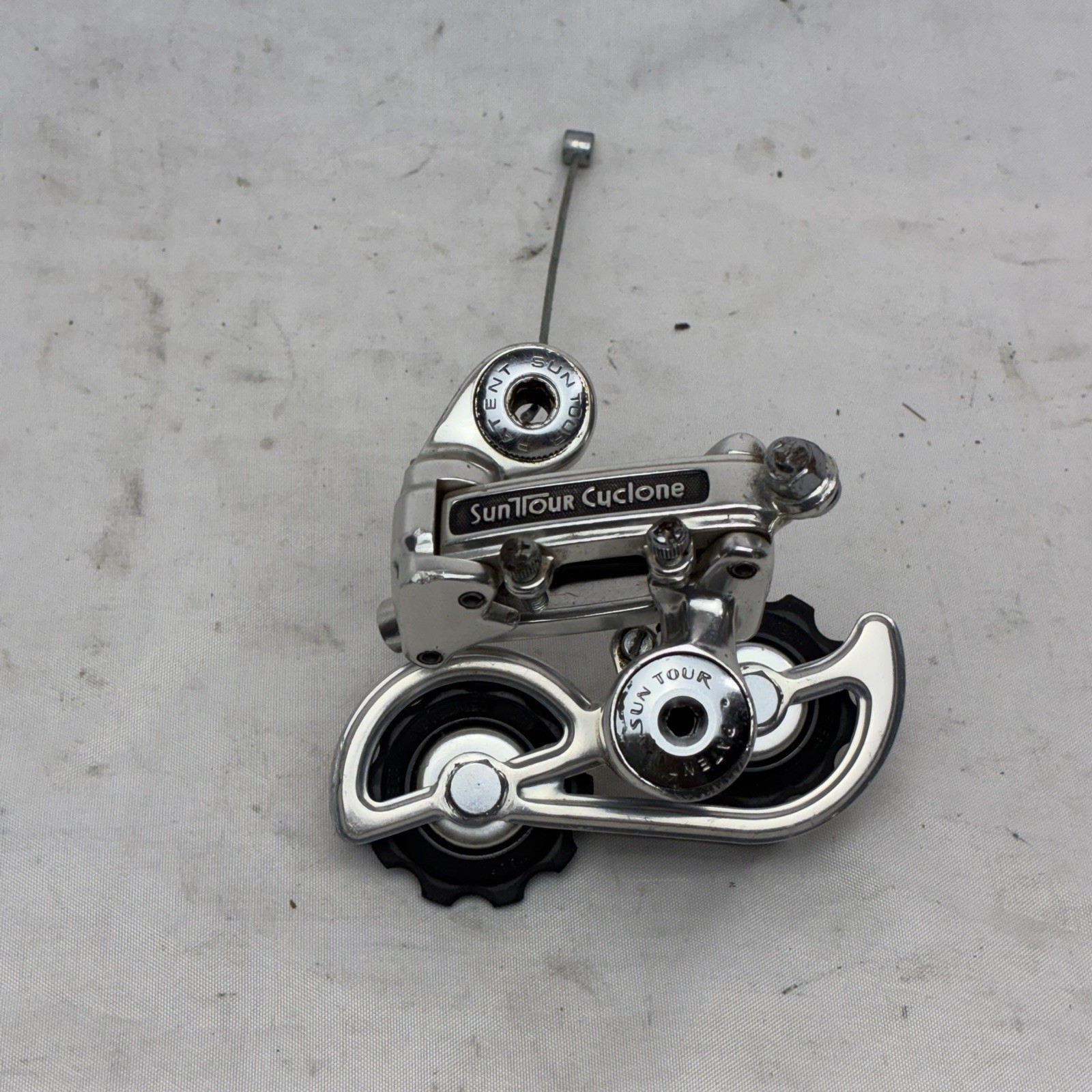 Vintage Suntour Cyclone Rear Derailleur Short Cage Bolt-On Japan 185g Road Bike