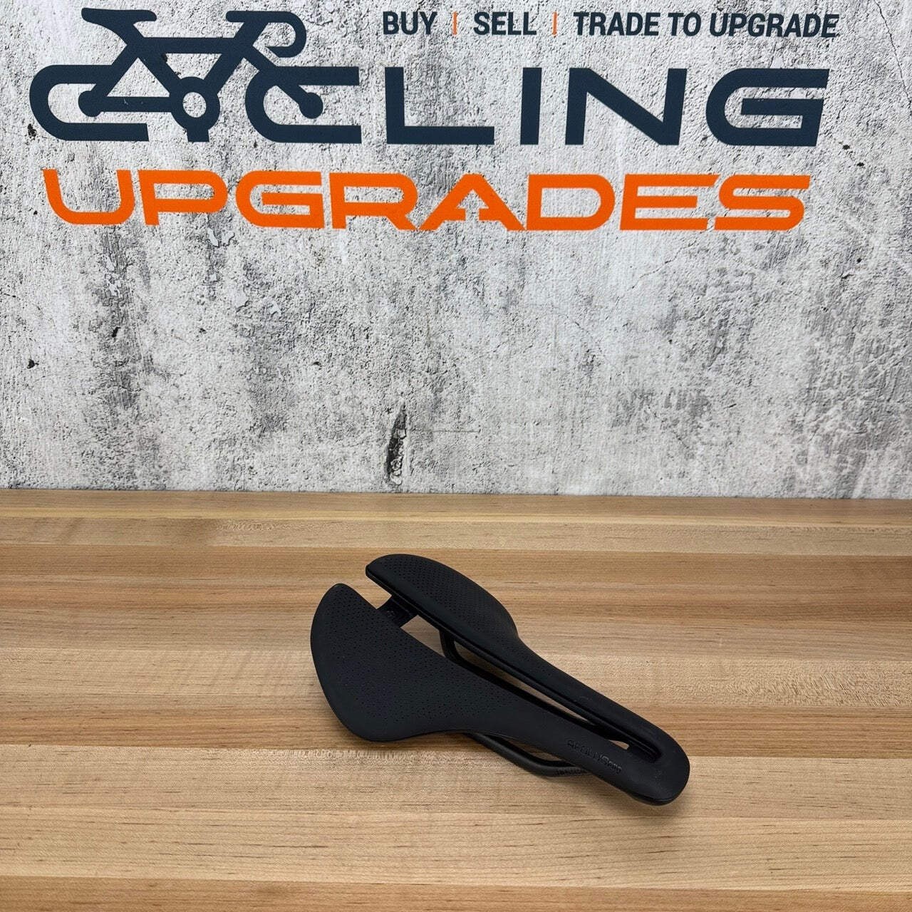 New Takeoff! Bontrager Aeolus Pro 7x10mm Carbon Rails 155mm Saddle MSRP $260