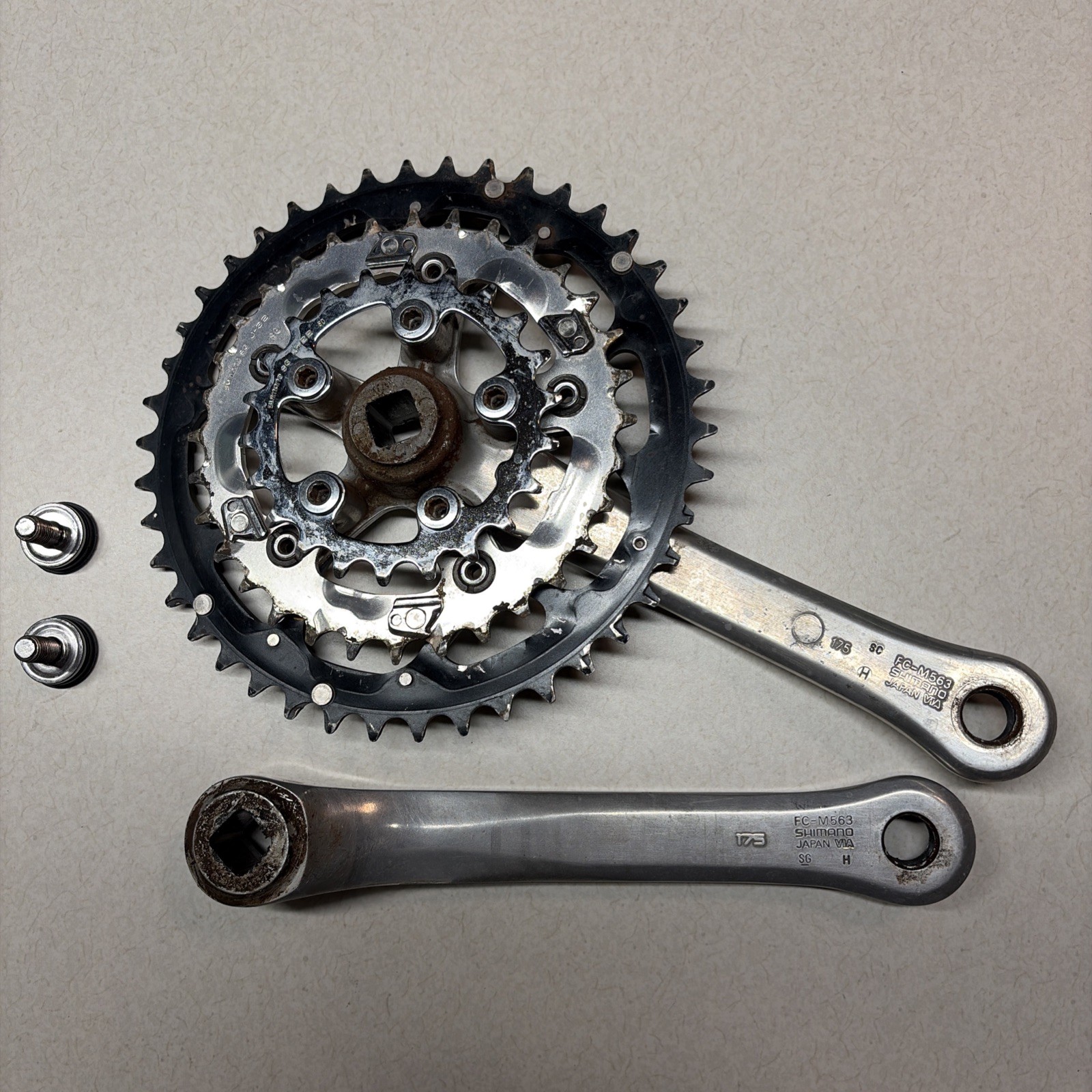 Shimano Deore LX Cranks FC-M563 Triple Mountain Bike 175 Crankset 94BCD 42/32/22
