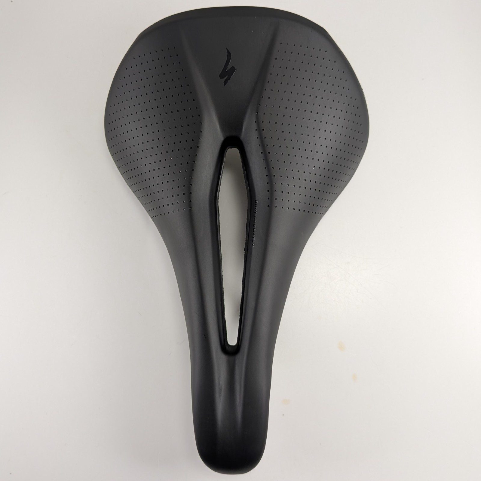 Specialized Body Geometry Short Nose Saddle/Seat ~ 155x240mm ~ 256g ~ Black
