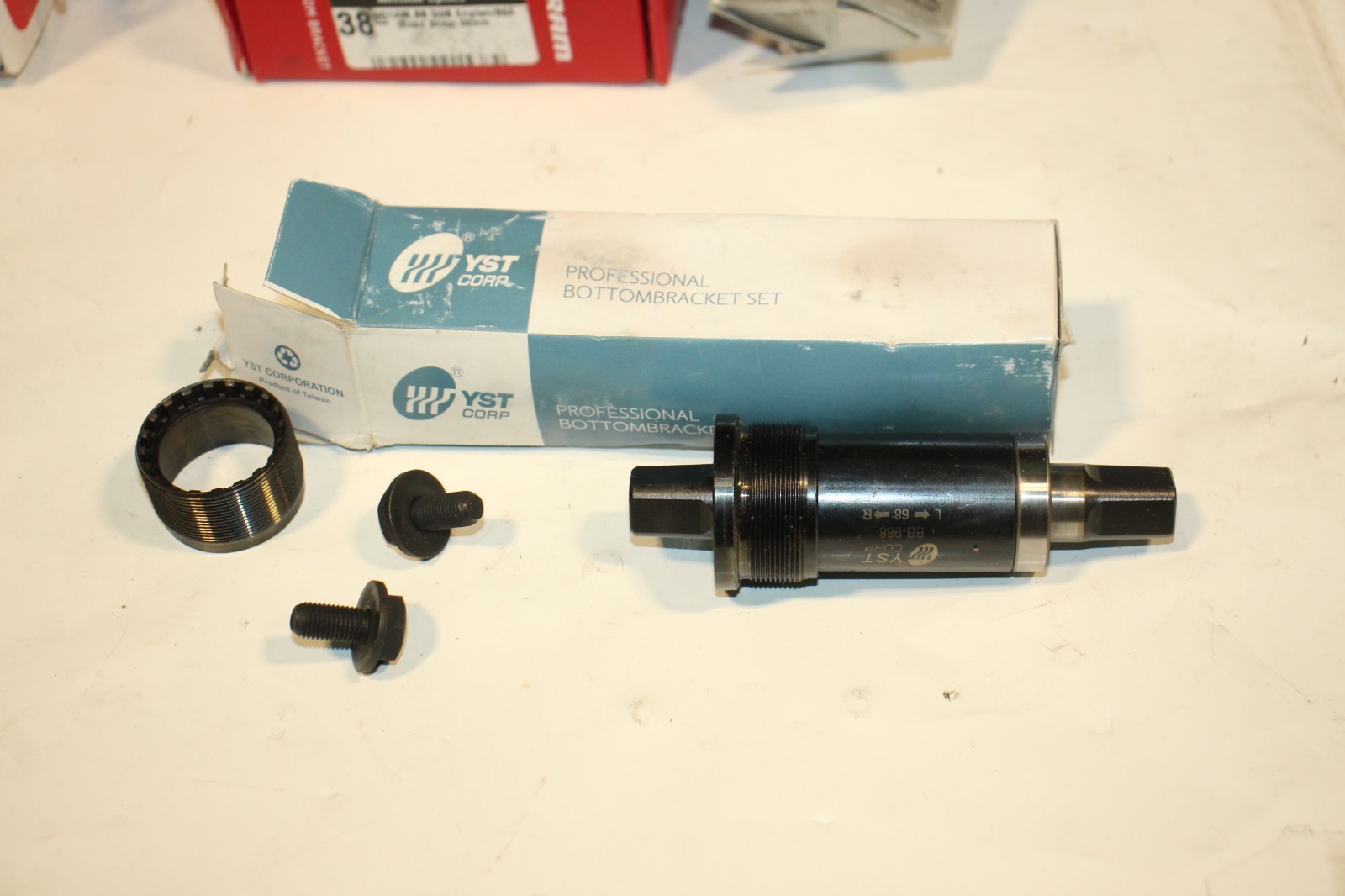 YST Professional Bottom Bracket Set BB-988-116