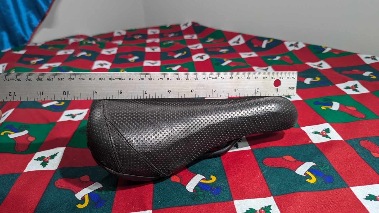 Retro Mid school Low Profile Railed BMX Seat Black Slight Tear Rip