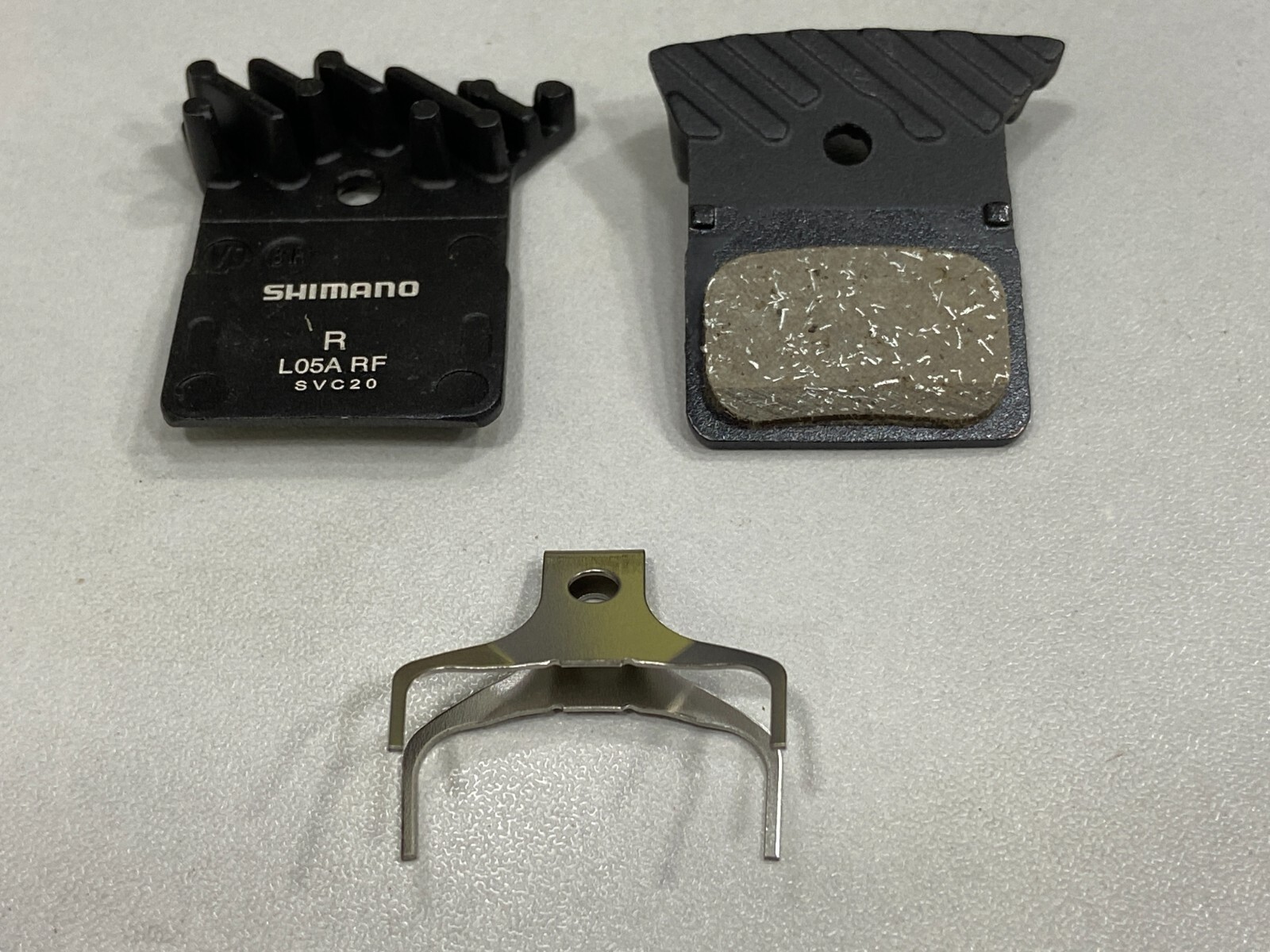 Shimano L05A-RF Resin Disc Brake Pads w/ Fin (1Pair)
