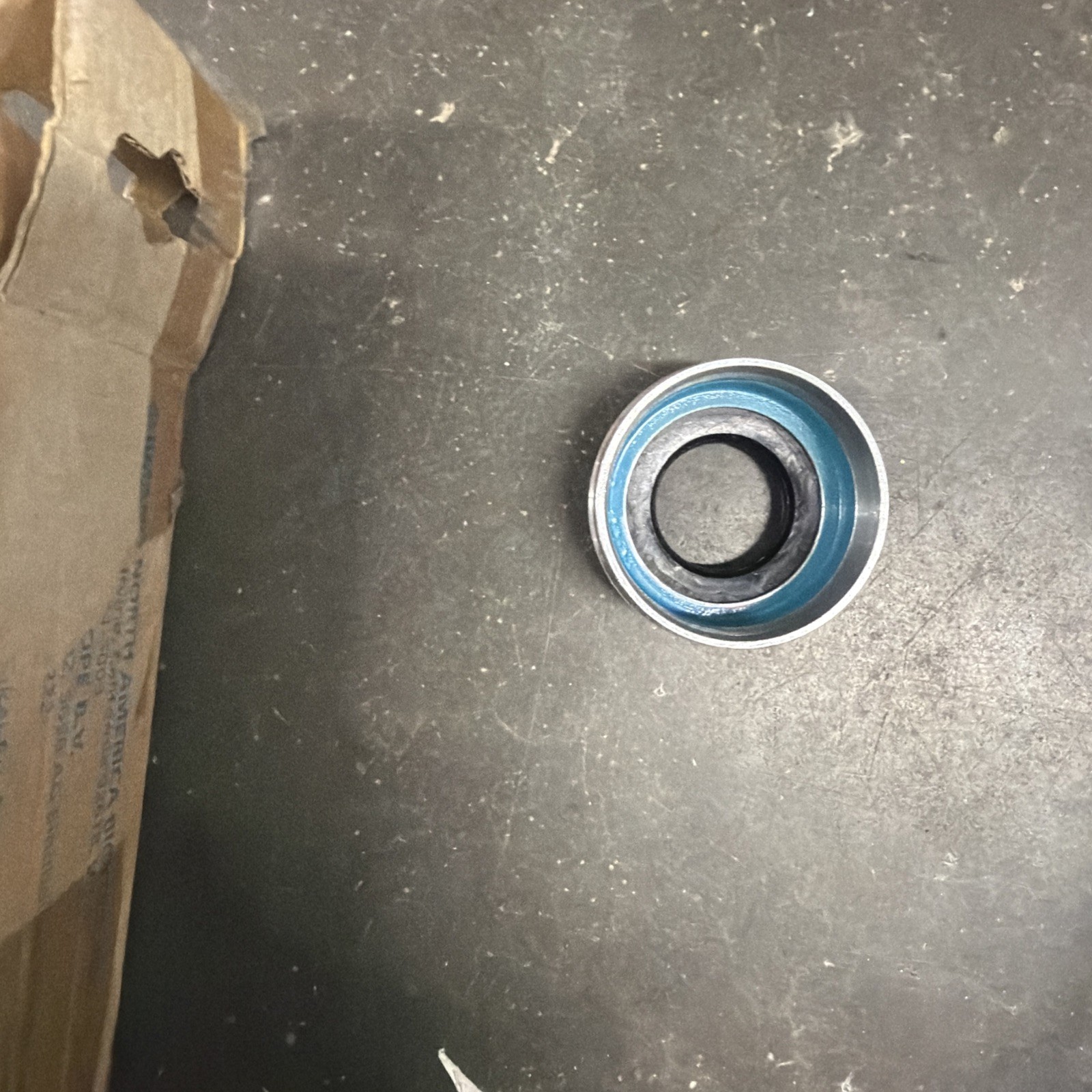 Shimano BB-UN300 bottom bracket British thread, 68 – 110 mm New