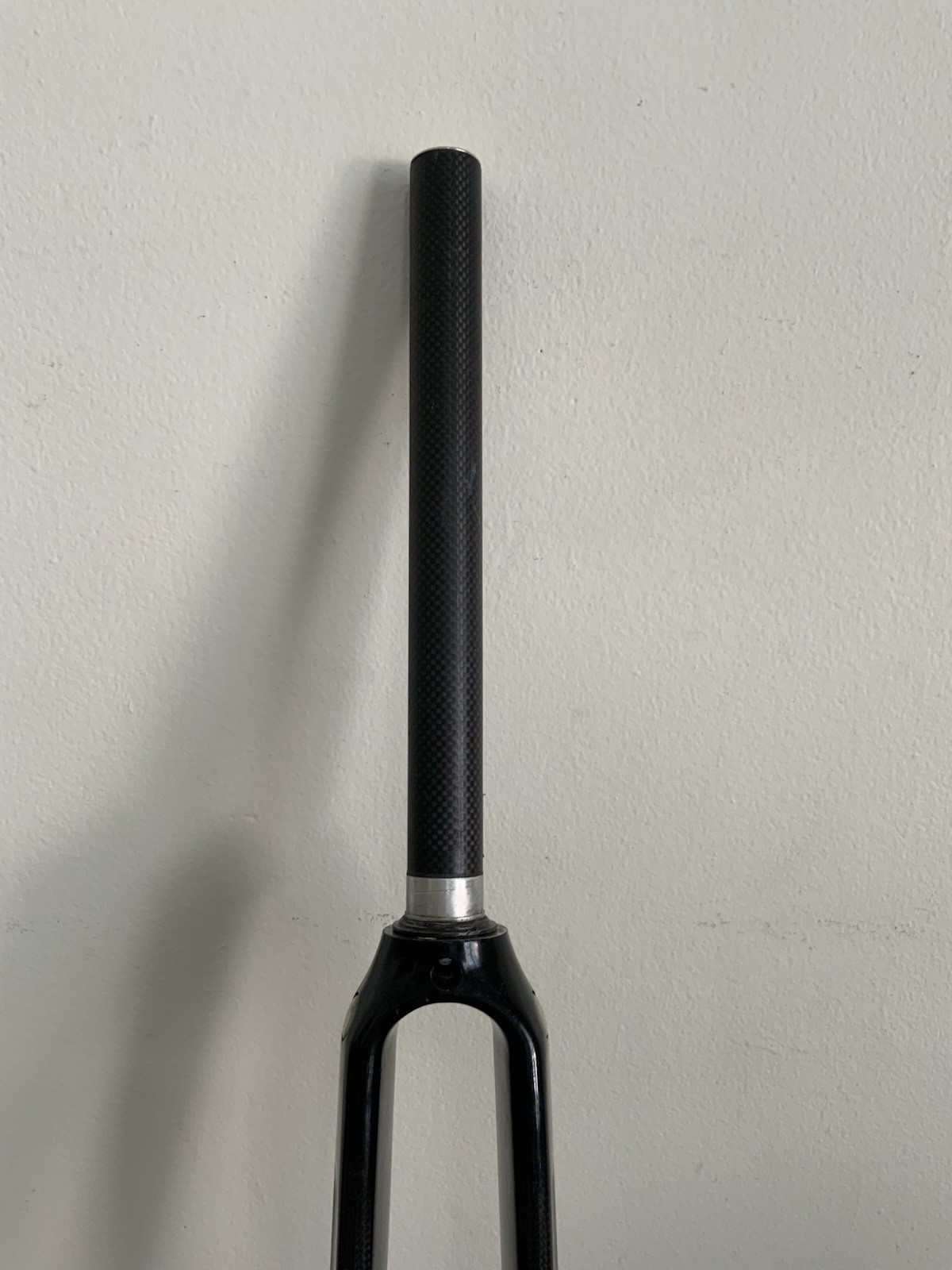 BLACK BLADES CARBON FORK 1 1/8 INCH THREADLESS 700C 295 MM STEERER 570 GRAMS