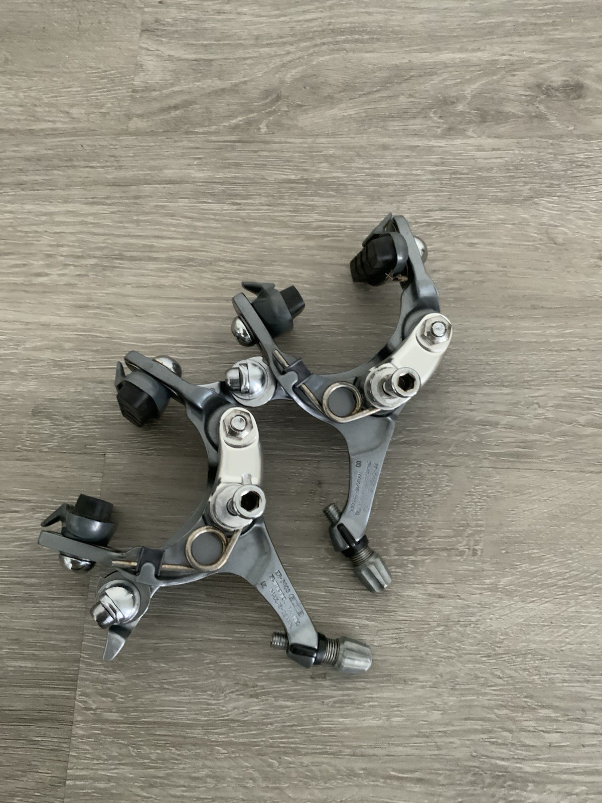 SHIMANO 600 ULTEGRA BRAKE CALIPERS RECESSED 39-49 MM REACH RECESSED MOUNTS 6403