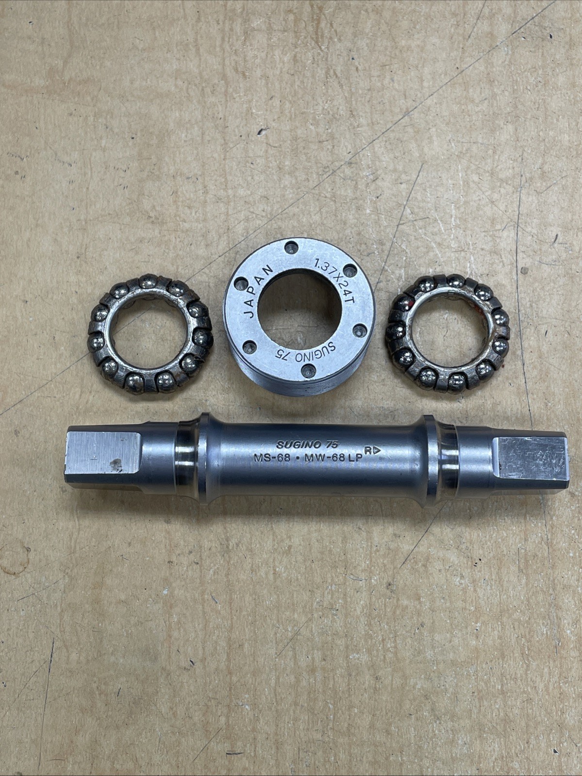 Sugino 75 Track 68x109mm Bottom Bracket Set: with non-drive cup and bearings