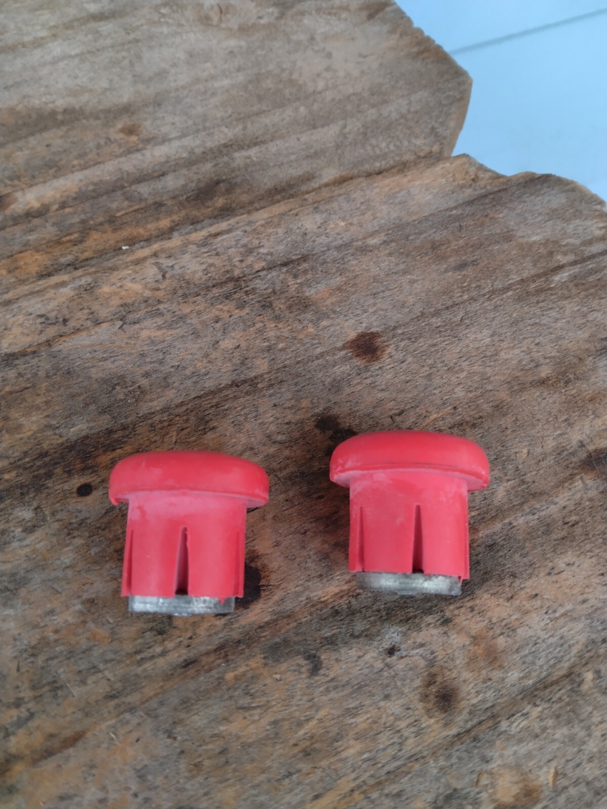 NOS Red Cateye Muscle Bike Road Bike BMX Bar End Compression Plugs