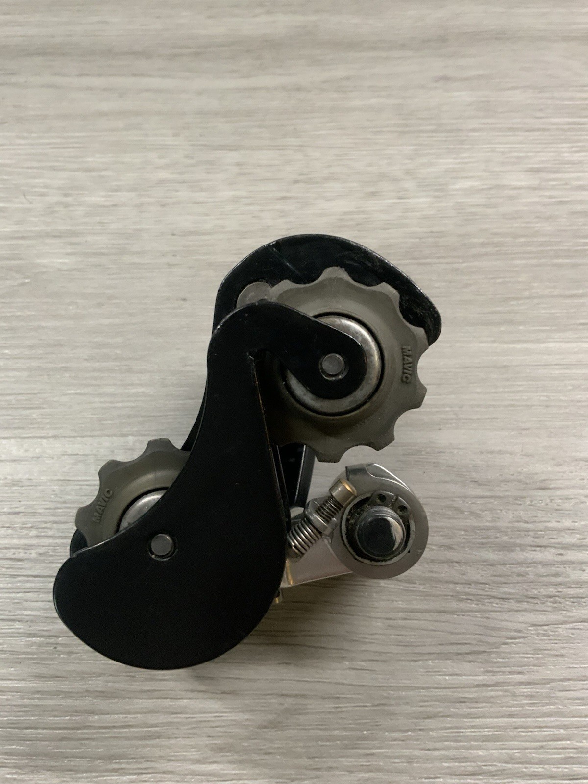 MAVIC SHORT CAGE REAR DERAILLEUR WITH MAVIC WHEELS MODEL 840
