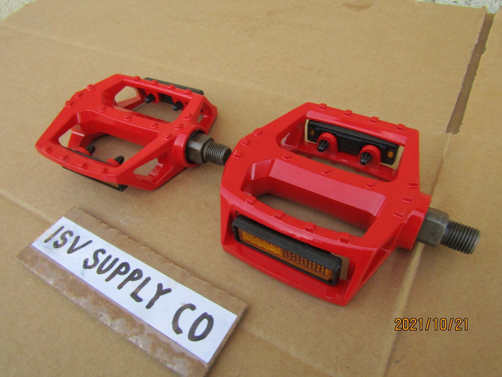 NEW 1/2» RED ALUMINUM BICYCLE PEDALS FOR 1 PC. CRANK BIKES: BMX, MTB, ROAD