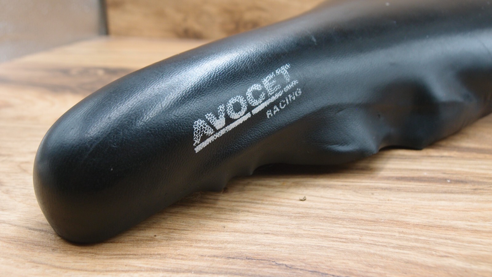 1991 MTB seat Avocet Racing saddle by Viscount