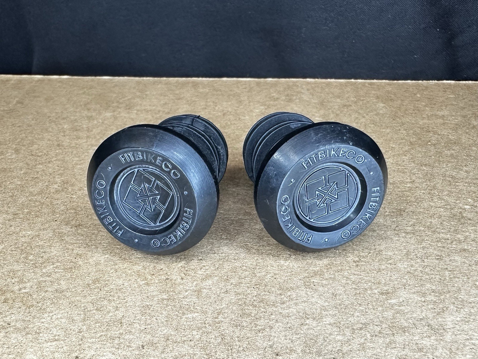 Fitbikeco. Handlebar Grip Ends Push-In Black Bar Ends Pair Fits 7/8″ 22.2mm Bars