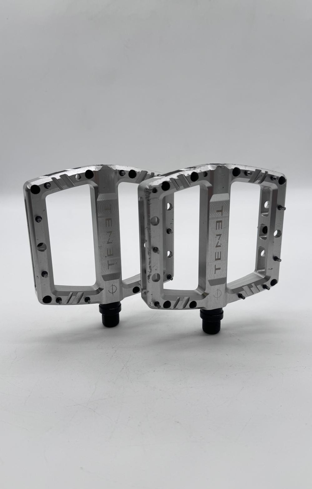 Tenet Occult V2 Flat Platform Pedals, Silver