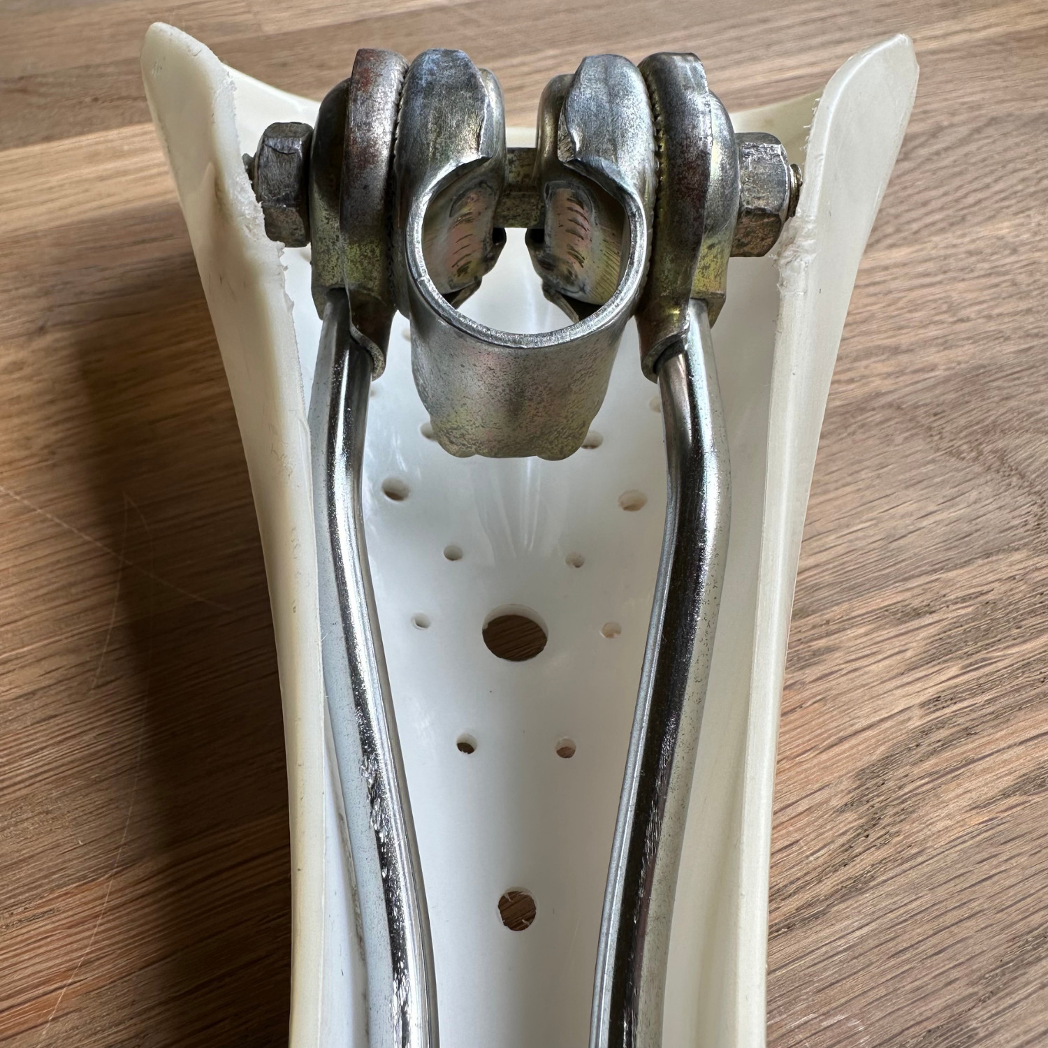 Viscount Dominator Seat 2166 CRACK BMX Old School Freestyle White Taiwan