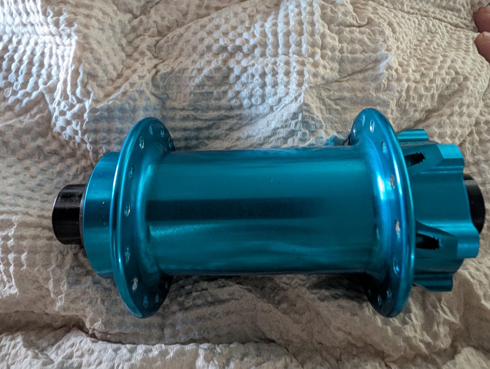 Onyx Racing Front Fat Hub 15 X 135, 32H, 6 Bolt, TA Turquoise