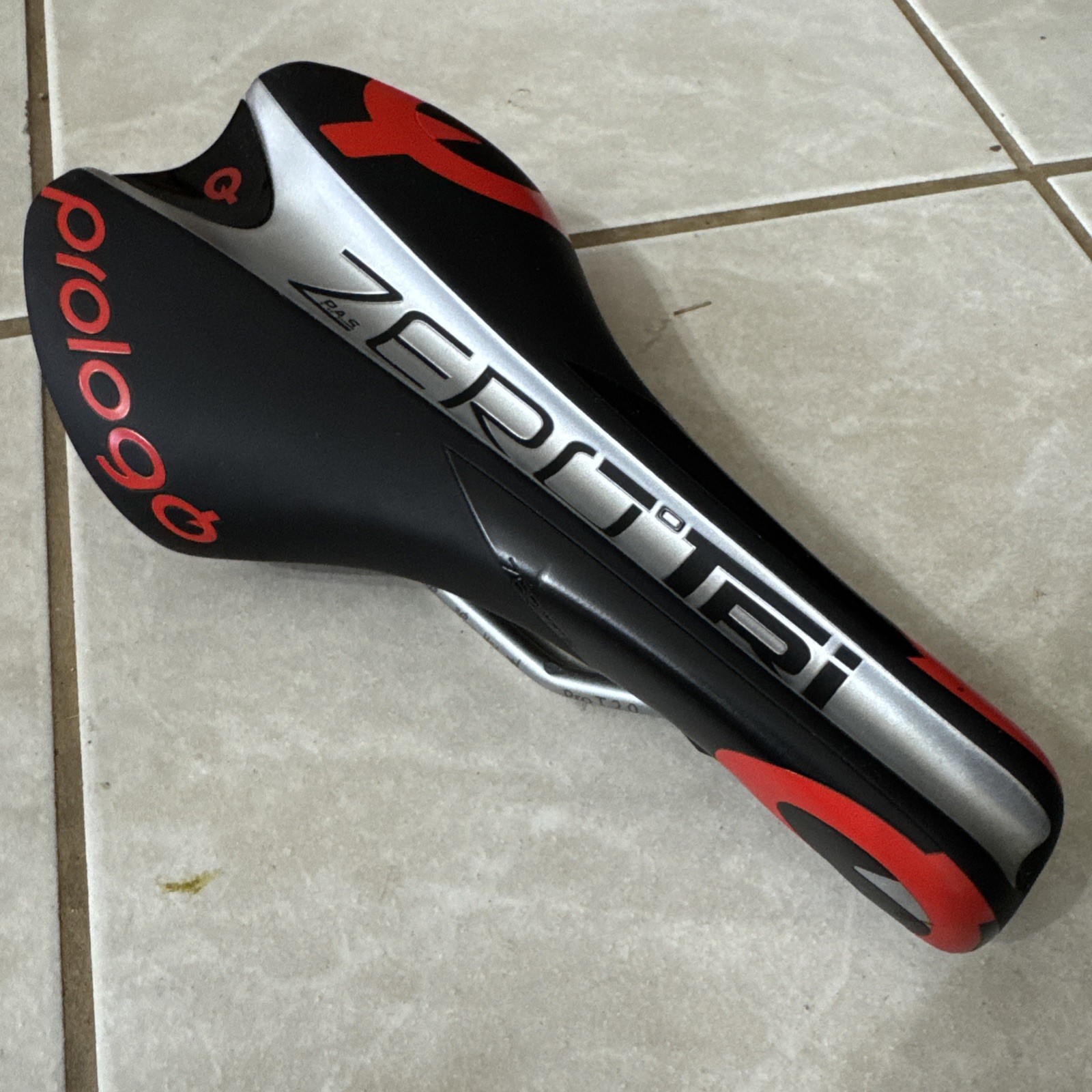 Prologo Saddle Zero-Tri PAS – Pro T 2.0 Rails – Black 255×137 NOS