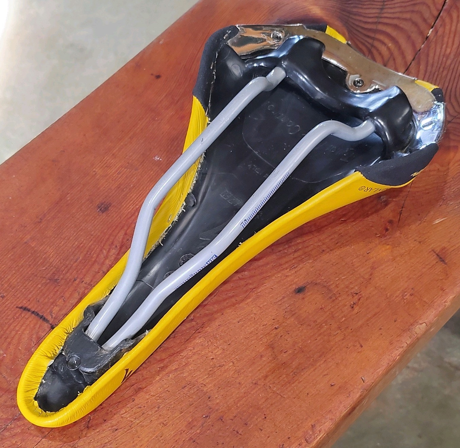 Specialized Revolution Prolong Total Flex Control Saddle Yellow Made in Italy