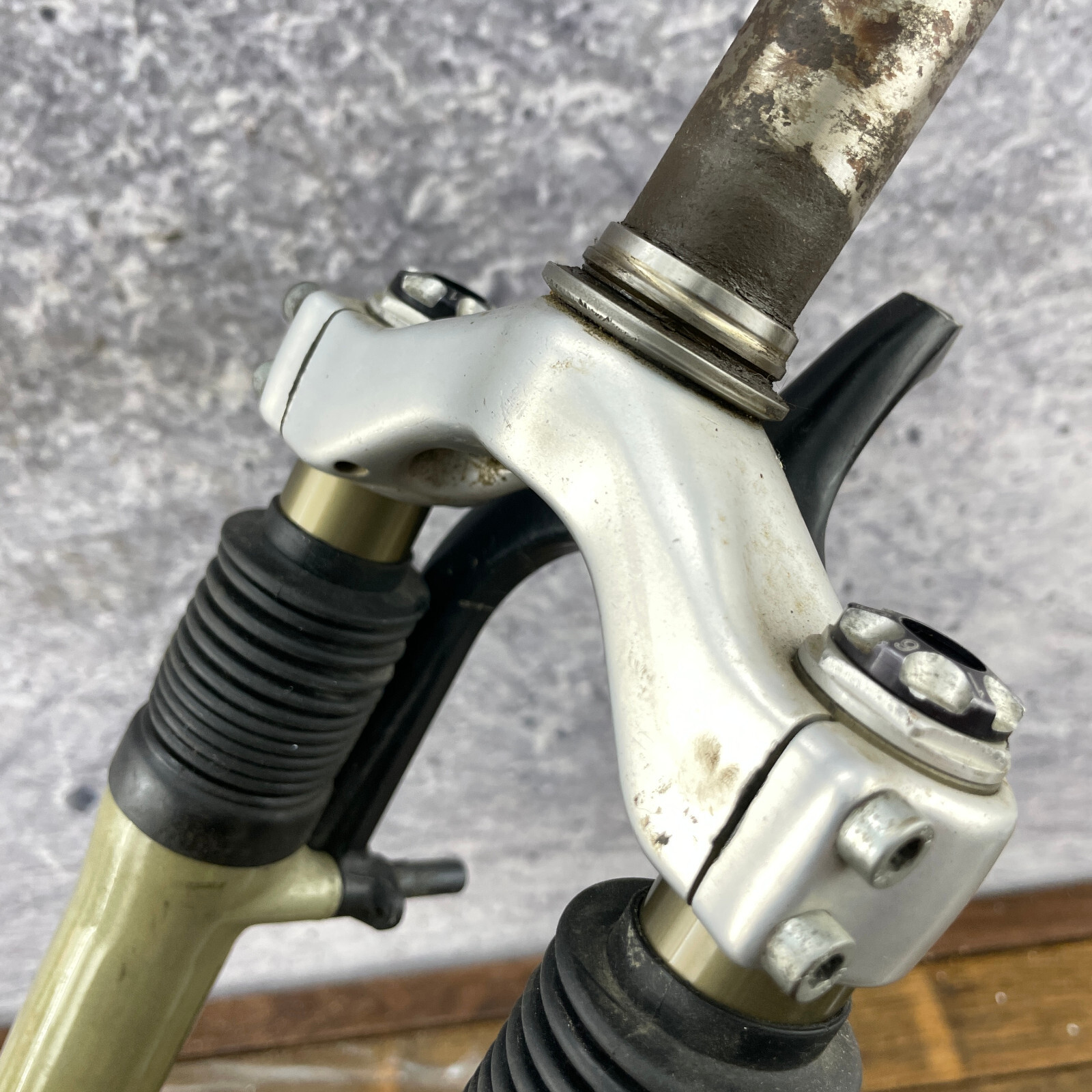 Vintage Rock Shox Mag21 Fork 1 in Threaded 26 in 5.5″ Steerer 26 Mag 21 1″ Parts