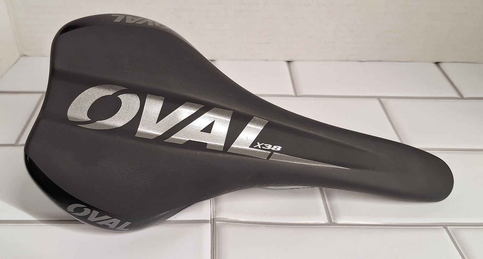 Oval Concepts X38 Road Bike Saddle Black/Silver