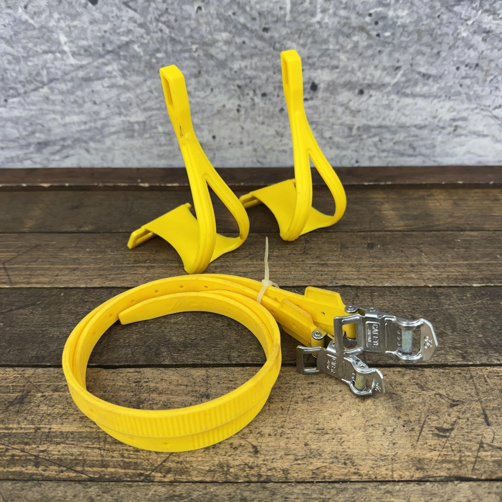 Vintage CatEye Toe Clips Straps Pair Yellow NOS 95g Road Mountain Bike Japan