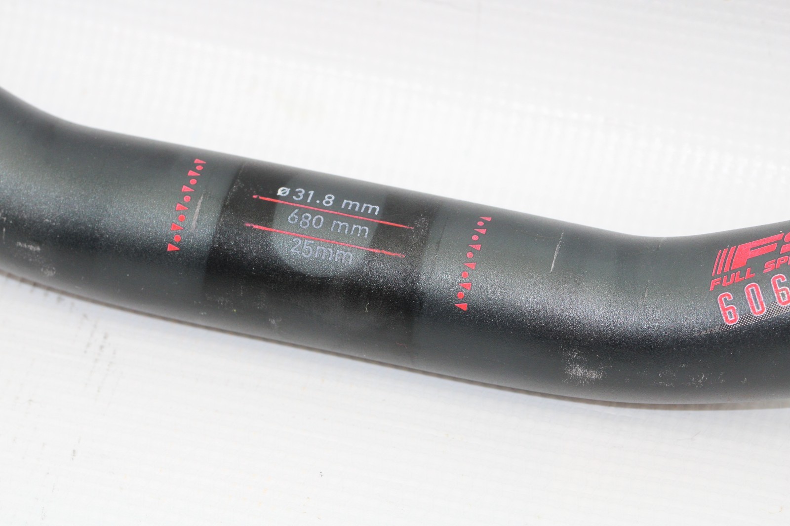FSA FULL SPEED AHEAD RISER HANDLEBAR Aluminum 620mm 31.8mm 290g Black XC281