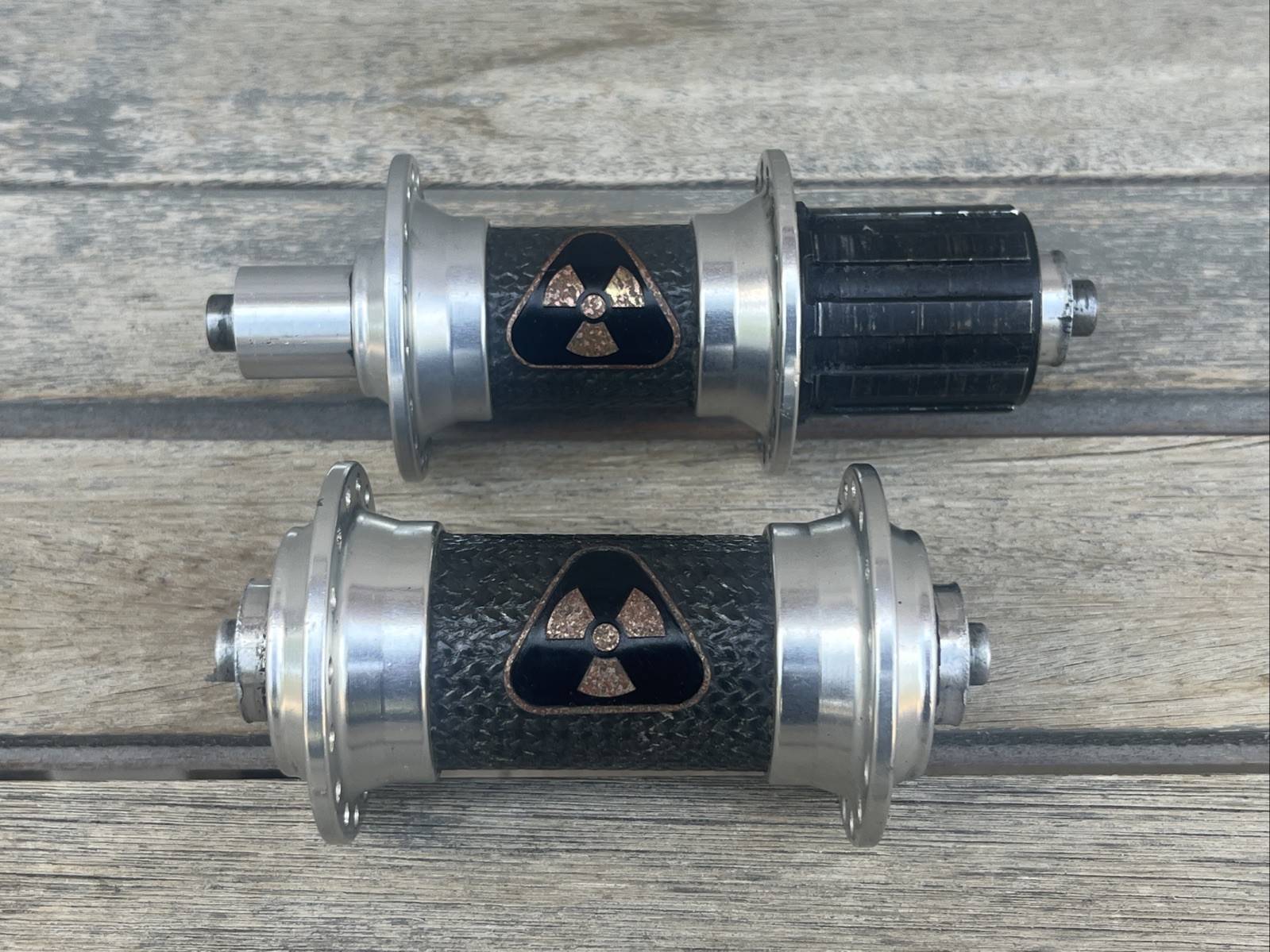Vintage Nuke Proof 32-hole Carbon Aluminum hubset Shimano HG freehub Body