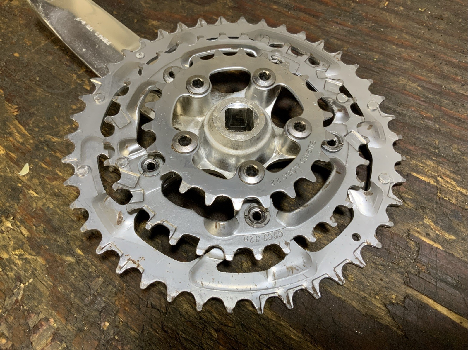 Specialized Strong Arm Expert Triple MTB Crankset by Sugino 42/32/22t 8 Sp 170mm
