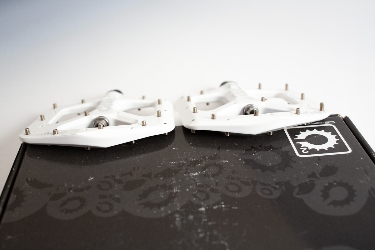 NOS Canfield Crampon Ultimate Magnesium Pedals White 19/16 MTN Pedals