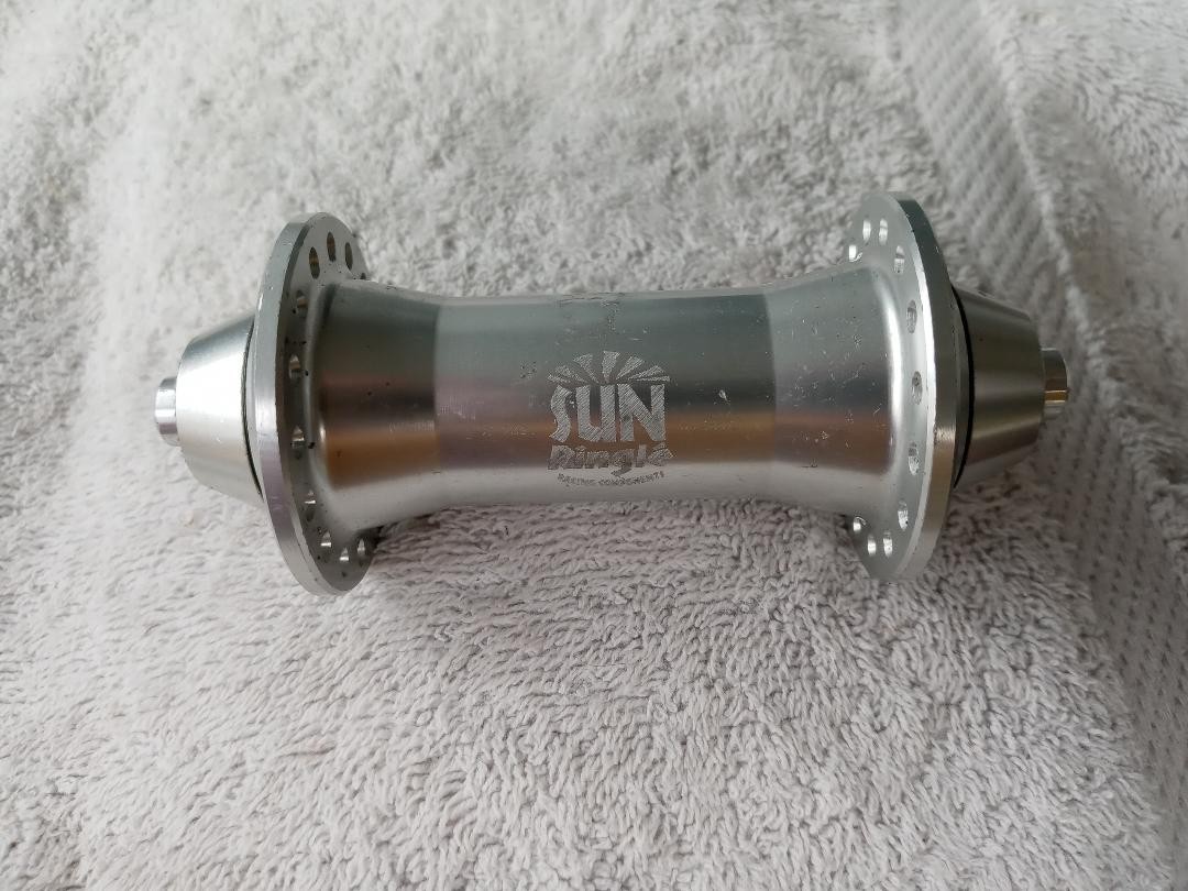 Ringle Front Hub 32 Hole Silver/no box New old Stock 80s