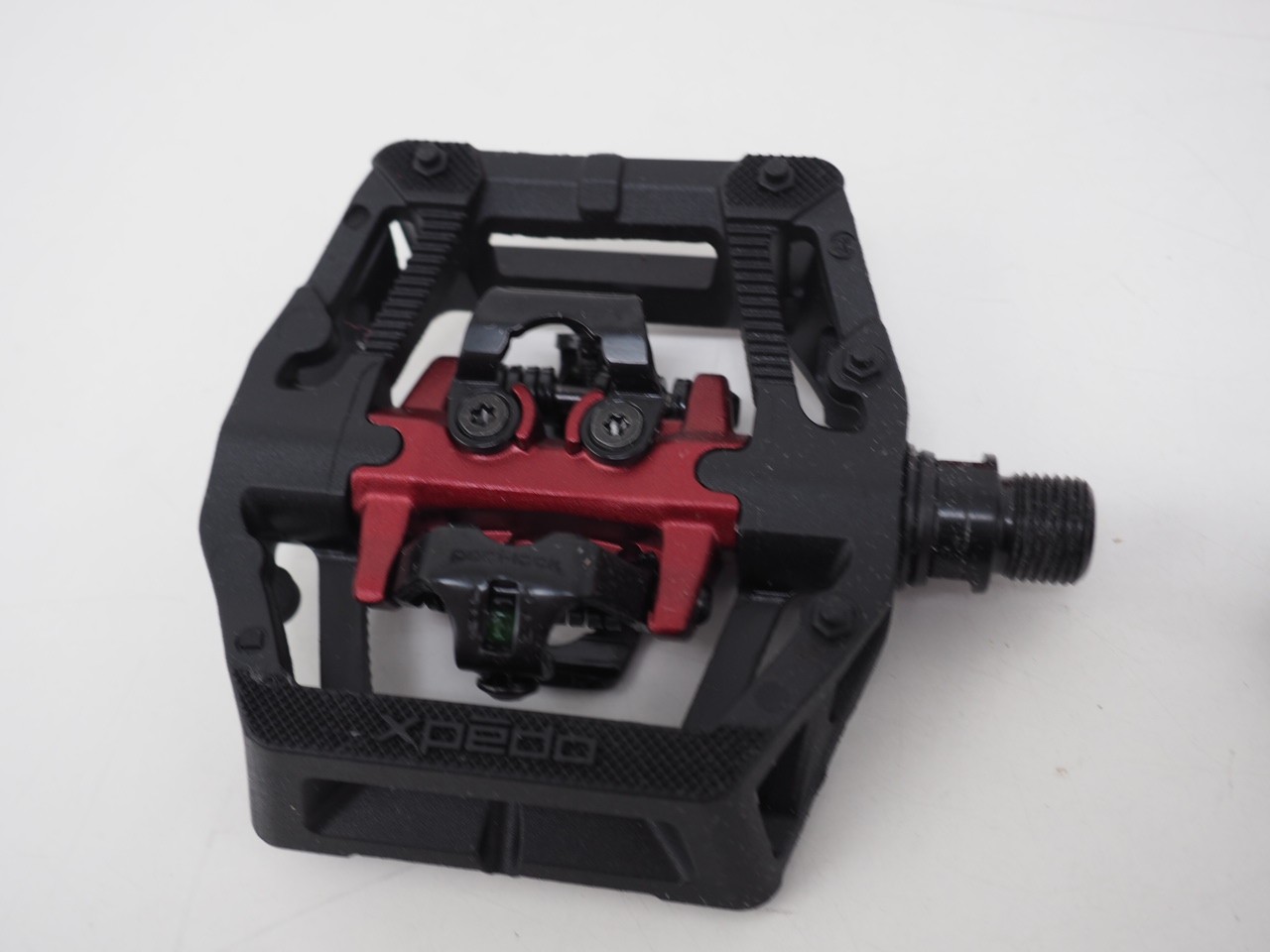 New! Xpedo GFX Neo Red/Black Clipless Flat/Platform Pedals w/ Cleats