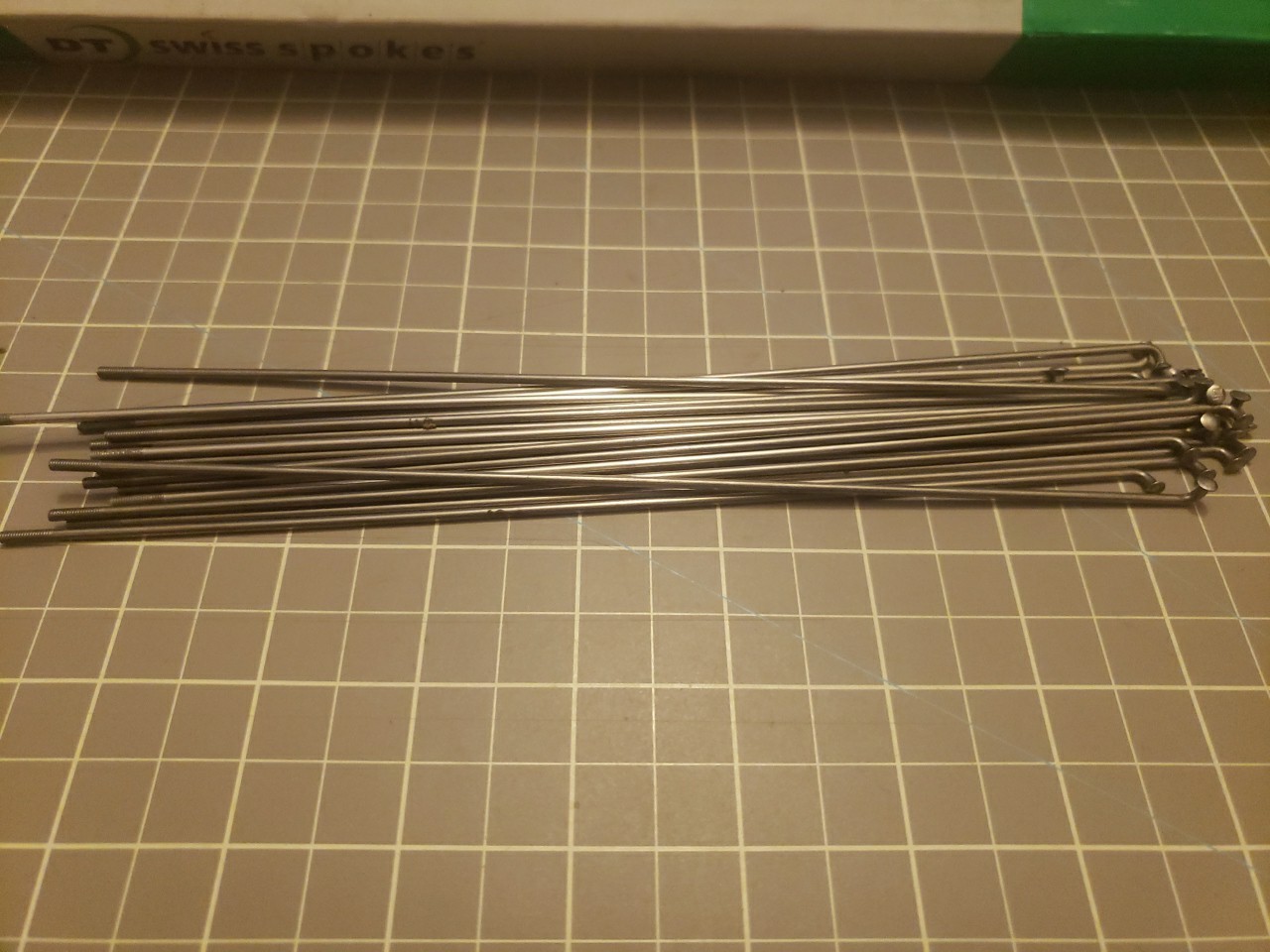DT SWISS Champion Round Spokes Silver J-bend 2.0 mm 255mm 20/Count