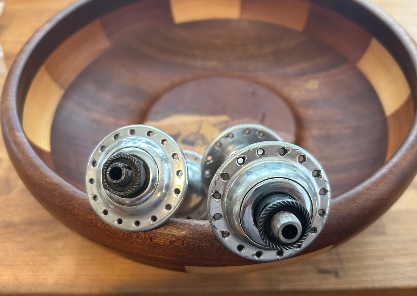 Vintage Campagnolo Nuovo Record Hubs – 100 / 126mm – Italian – Excellent!